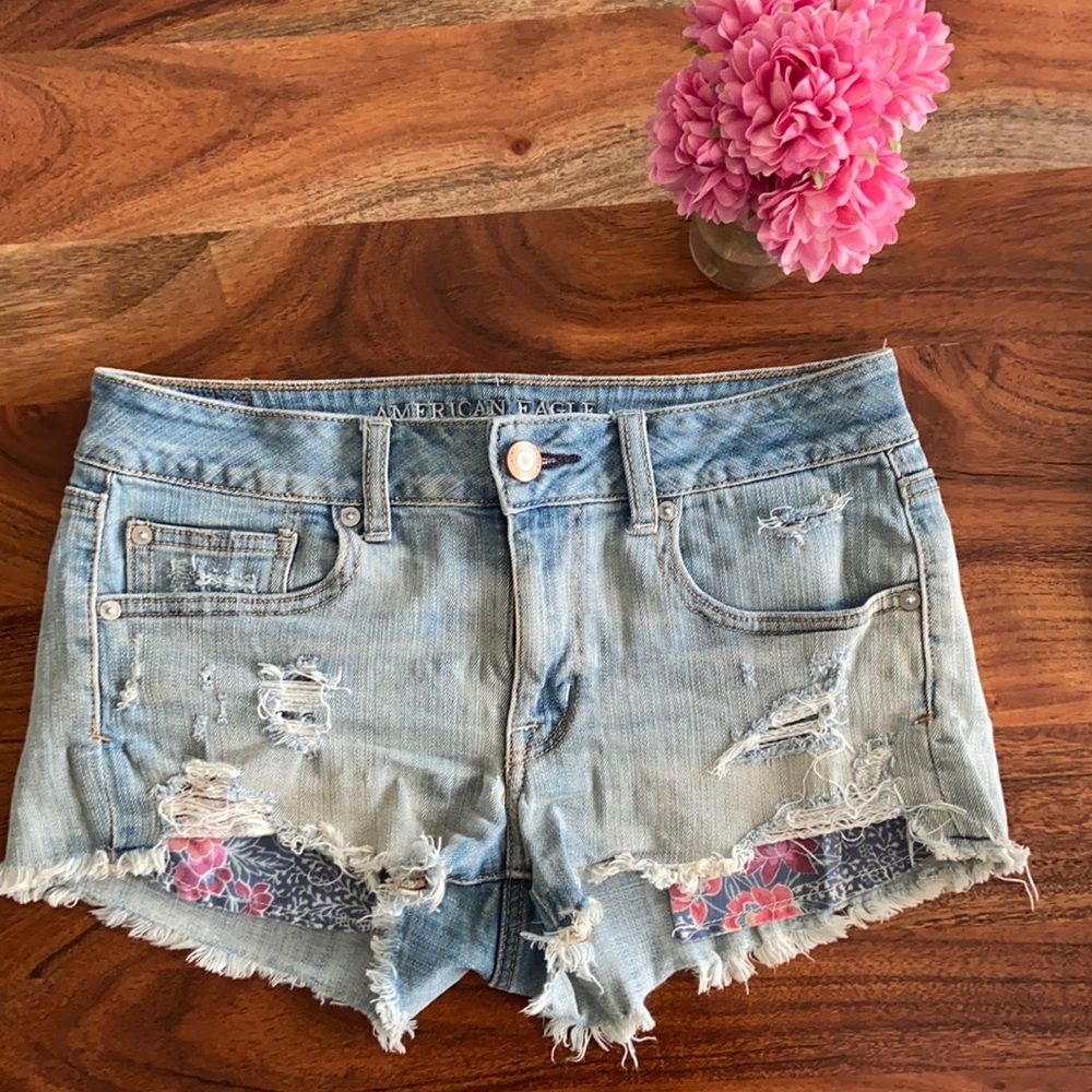 American Eagle Outfitters shortie shorts